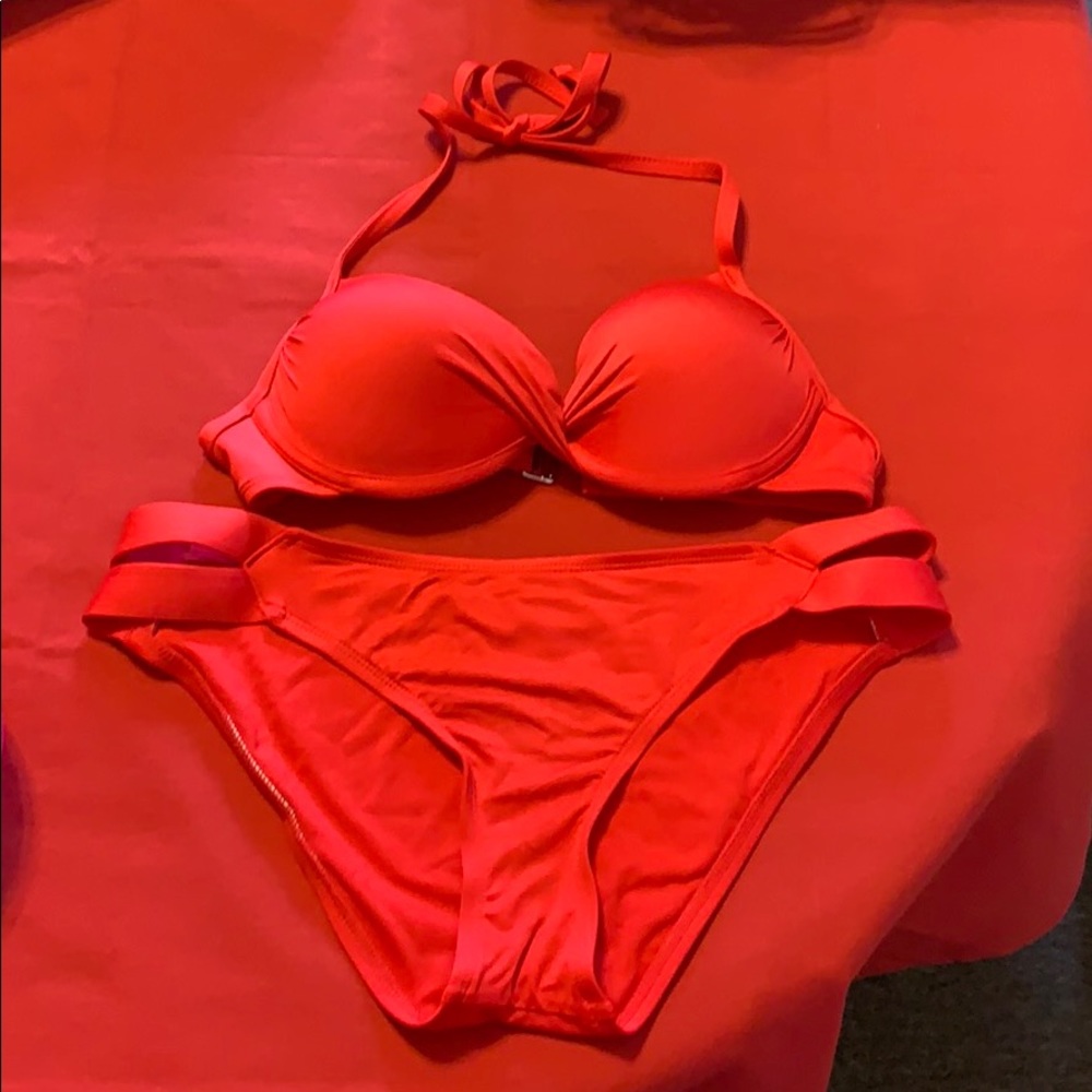 Push up red bikini